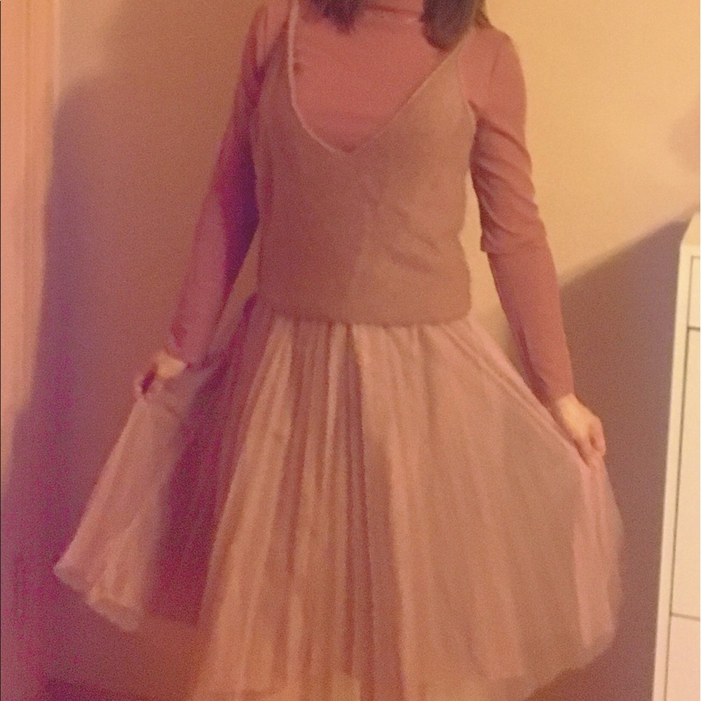 Brand new 3 piece set outfit, include a long sleeve skivvy, fur vest & skirt - Picture 5 of 6